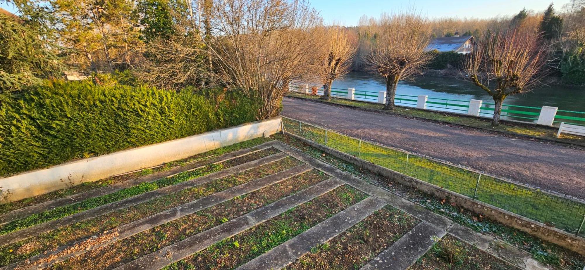 Pavillon Avec Jardin Clos Au Bord De L'Yonne Coulanges-sur-Yonne Exterior foto