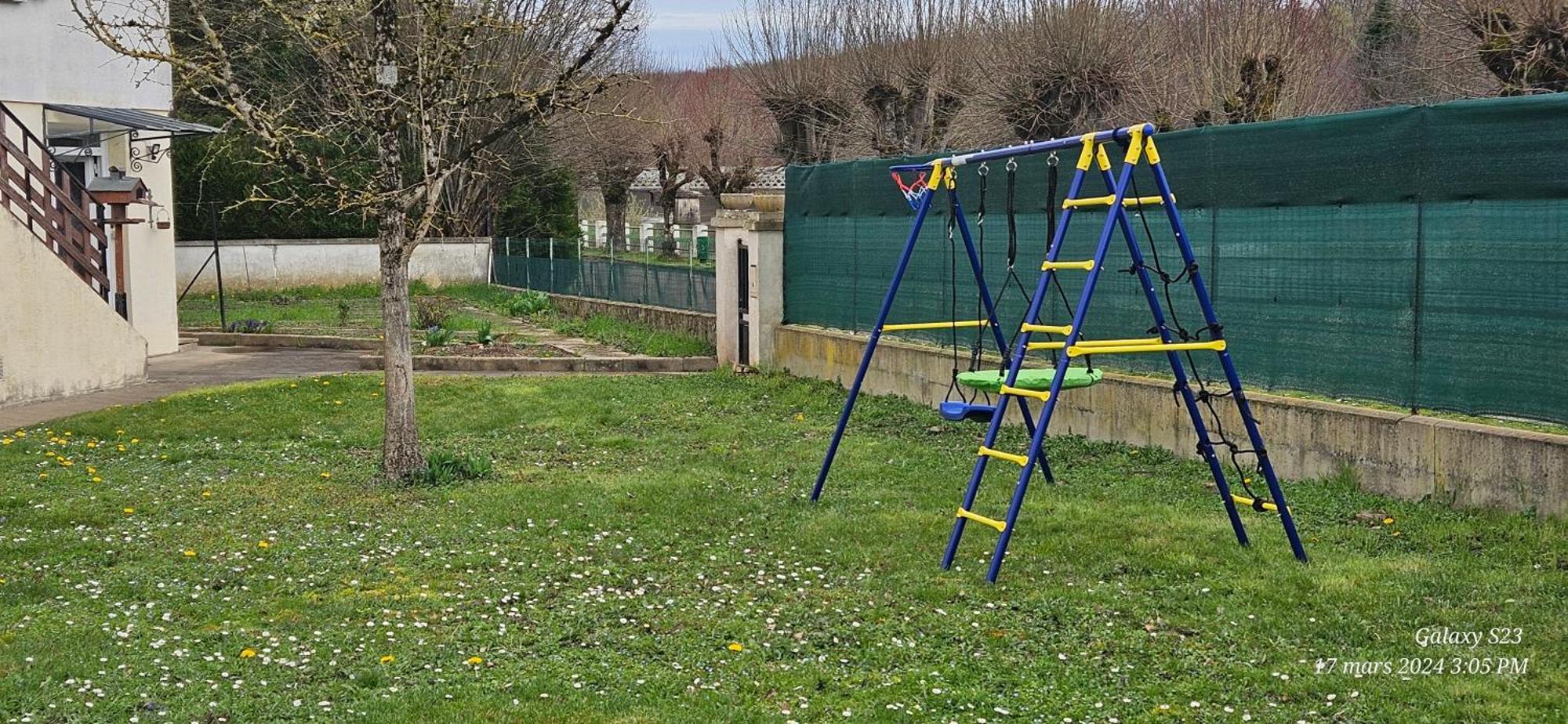 Pavillon Avec Jardin Clos Au Bord De L'Yonne Coulanges-sur-Yonne Exterior foto